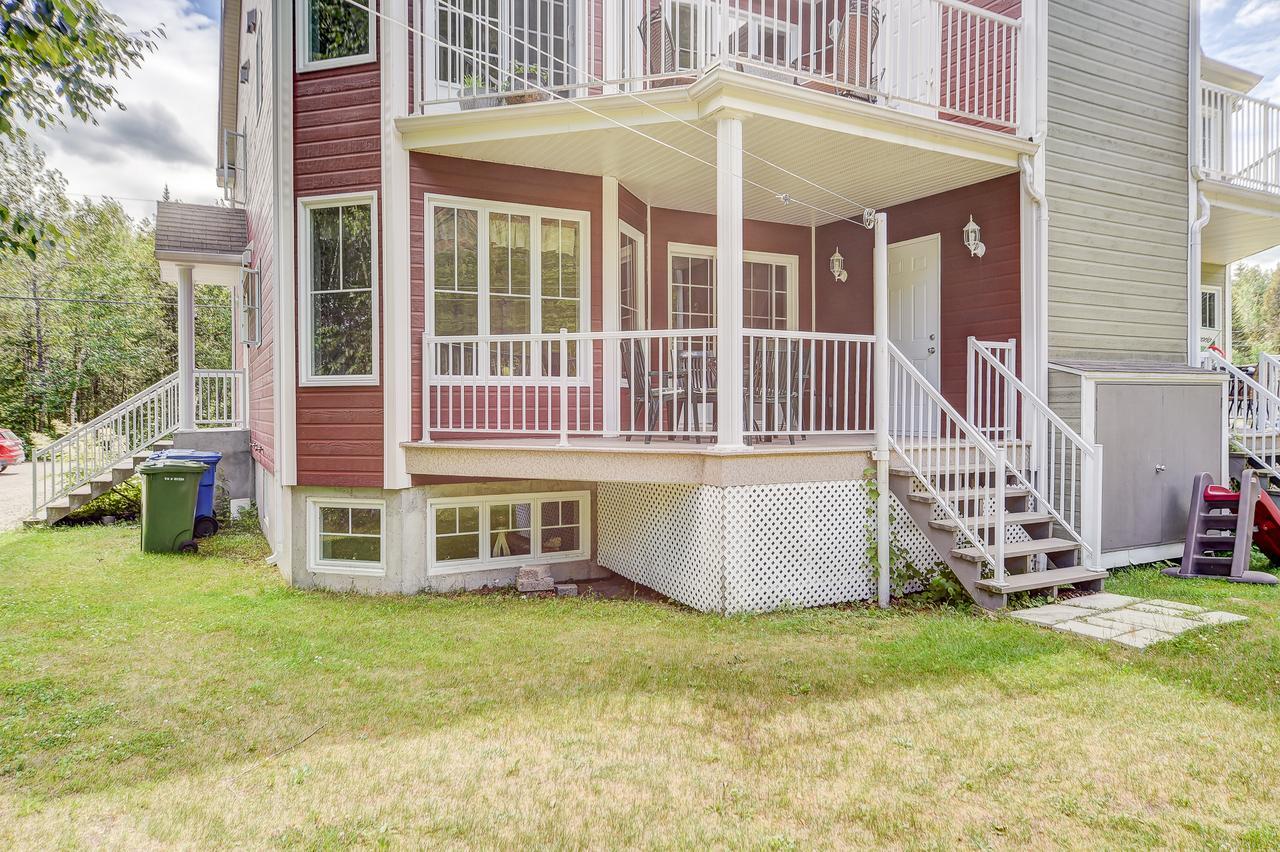 Entre Roc Et Montagne Apartment L'Anse-Saint-Jean Exterior photo